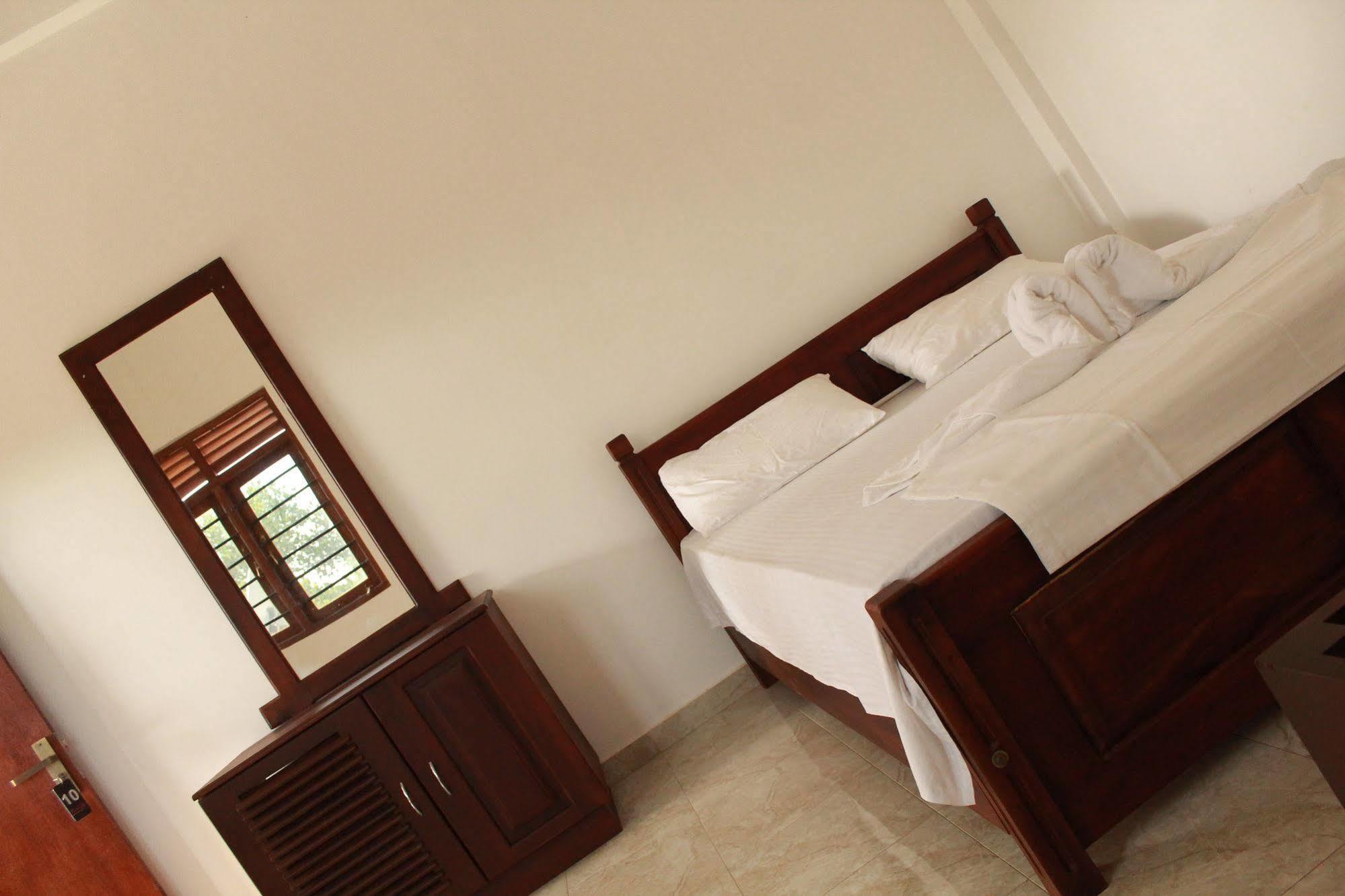 Pearl City Hotel Tissamaharama Luaran gambar